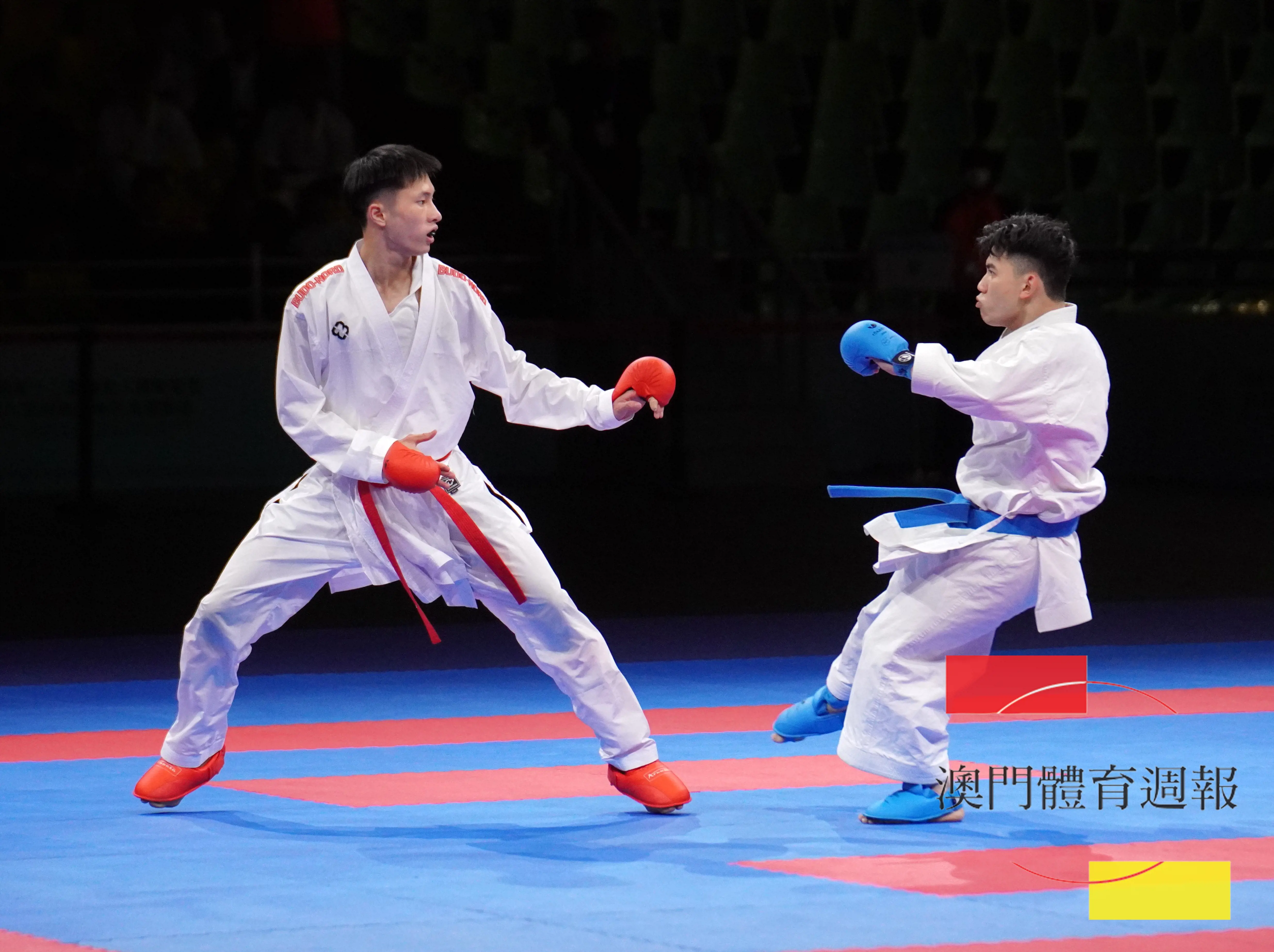 A4 男子-75公斤決賽由黃文廸(左)對方文浩.JPG
